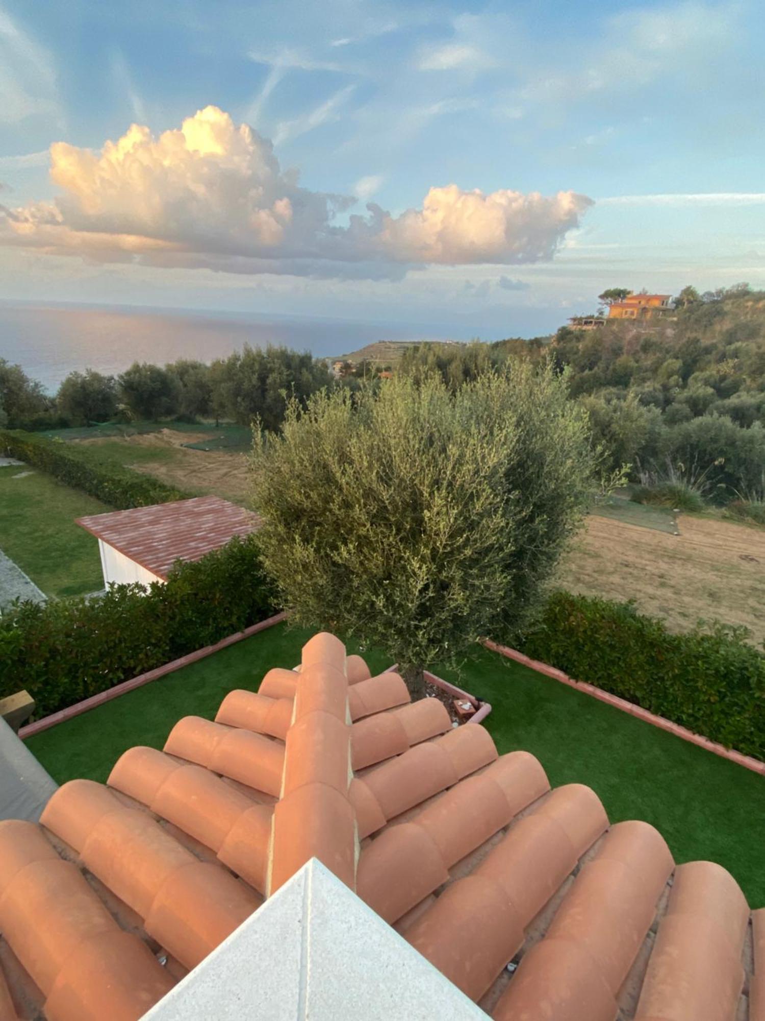 Villa Nove - Residence Dei Fiori Zambrone Exterior photo